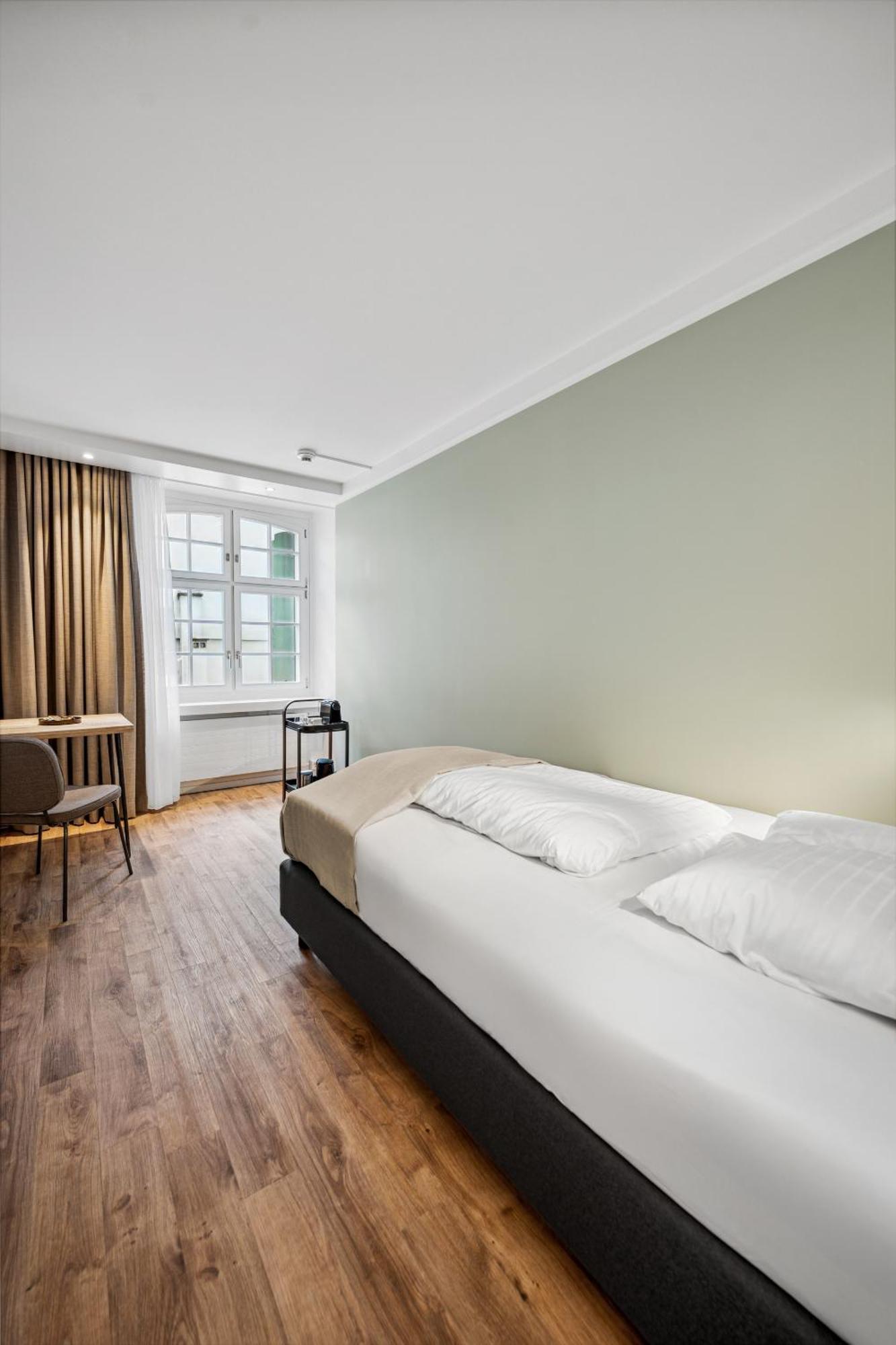 Limehome Basel Muenzgasse Esterno foto